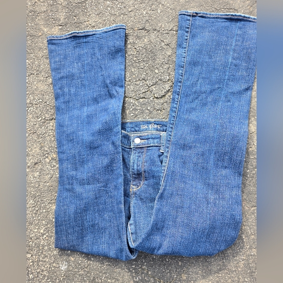 THE FLIRT Mid Rise Flare Jean Womens Size 8 - Picture 2 of 4